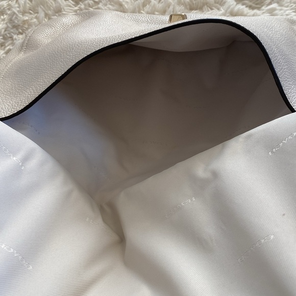 Coach Cream Leather Gold Turn Lock Bag. A1677-36762 - Picture 10 of 12